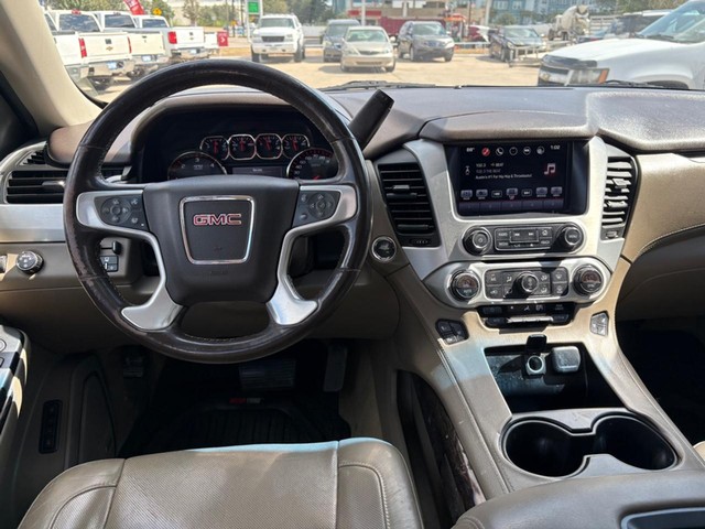 GMC Yukon Vehicle Full-screen Gallery Image 10