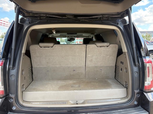 GMC Yukon Vehicle Full-screen Gallery Image 13