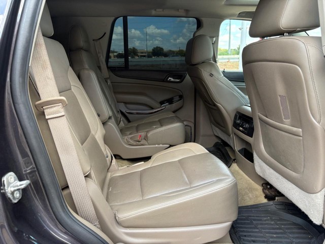 GMC Yukon Vehicle Full-screen Gallery Image 14