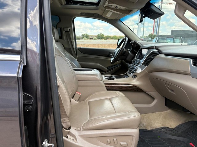 GMC Yukon Vehicle Full-screen Gallery Image 15