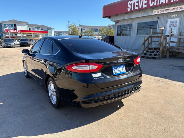 Ford Fusion Vehicle Full-screen Gallery Image 03