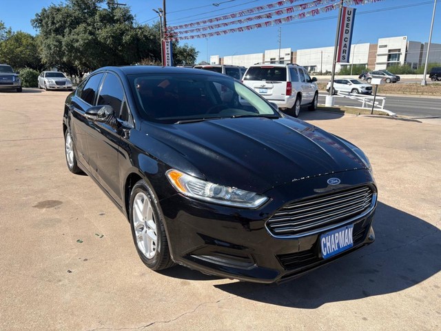 Ford Fusion Vehicle Full-screen Gallery Image 07