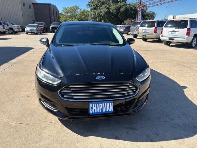 Ford Fusion Vehicle Full-screen Gallery Image 08