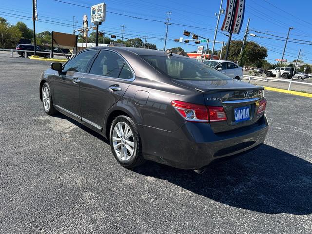 Lexus ES 350 Vehicle Full-screen Gallery Image 03