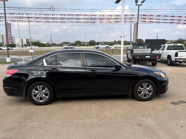 Honda Accord Sedan Vehicle Full-screen Gallery Image 06