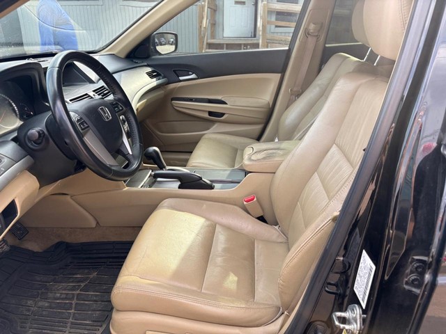 Honda Accord Sedan Vehicle Full-screen Gallery Image 08