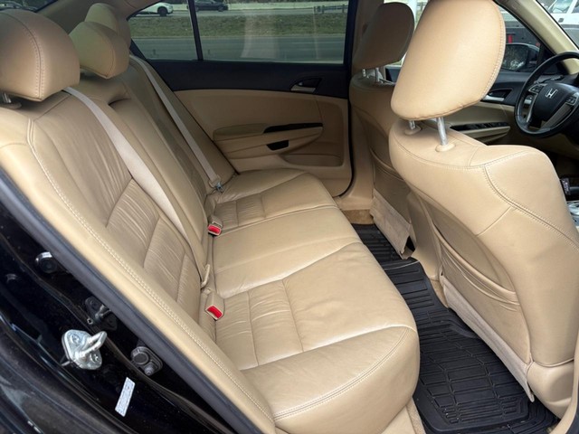 Honda Accord Sedan Vehicle Full-screen Gallery Image 12