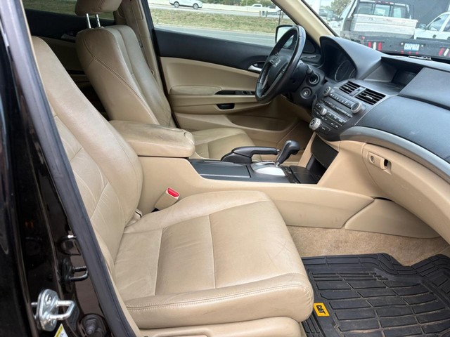 Honda Accord Sedan Vehicle Full-screen Gallery Image 13