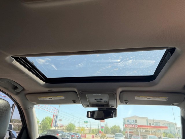 Chevrolet Silverado 1500 Vehicle Full-screen Gallery Image 15