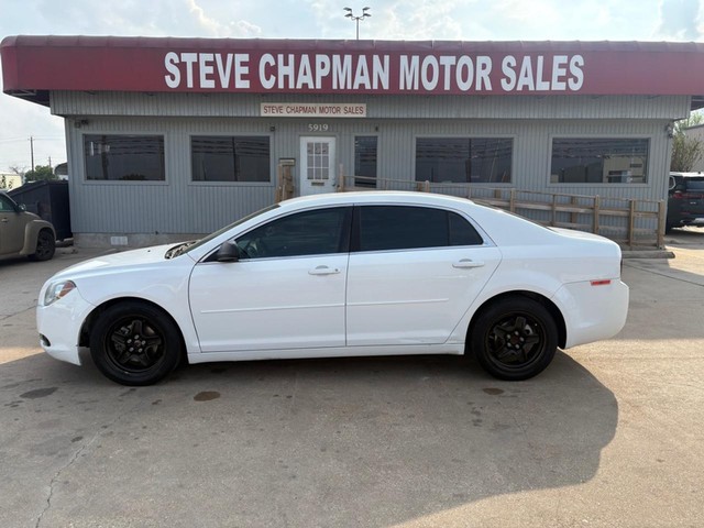 Chevrolet Malibu Vehicle Full-screen Gallery Image 02