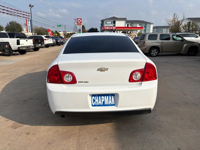 Chevrolet Malibu Vehicle Full-screen Gallery Image 04