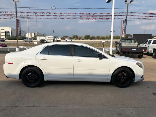 Chevrolet Malibu Vehicle Full-screen Gallery Image 06