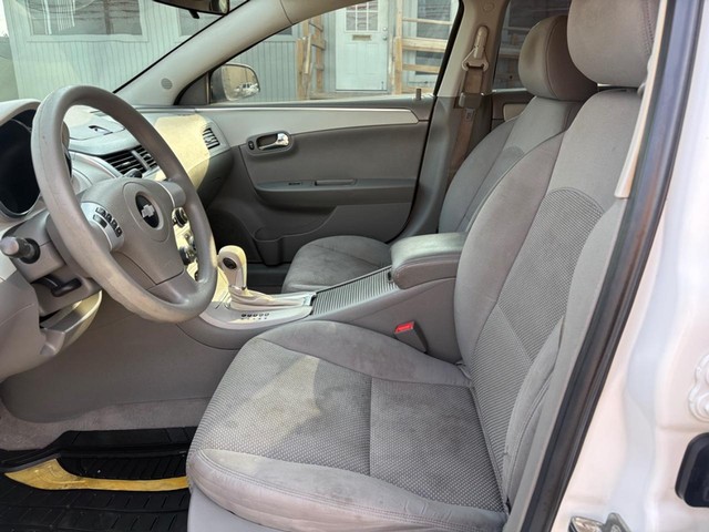 Chevrolet Malibu Vehicle Full-screen Gallery Image 09