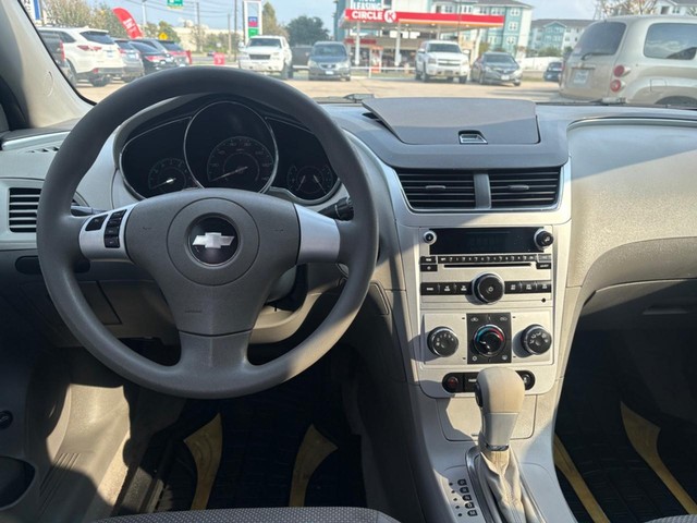 Chevrolet Malibu Vehicle Full-screen Gallery Image 10