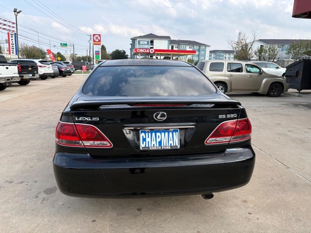 Lexus ES 330 Vehicle Full-screen Gallery Image 04