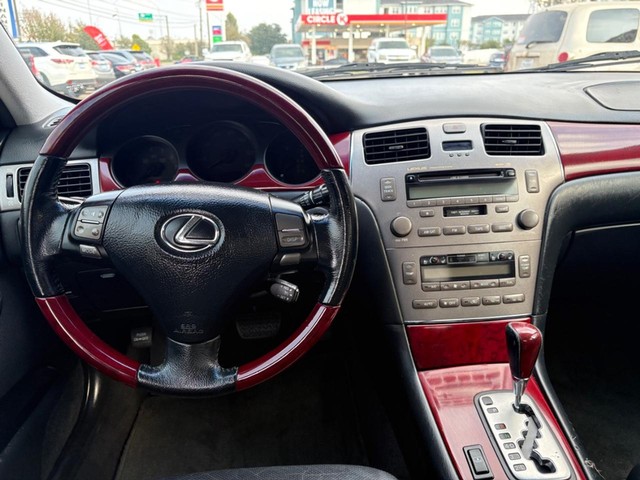 Lexus ES 330 Vehicle Full-screen Gallery Image 10