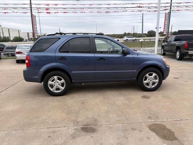 Kia Sorento Vehicle Full-screen Gallery Image 06