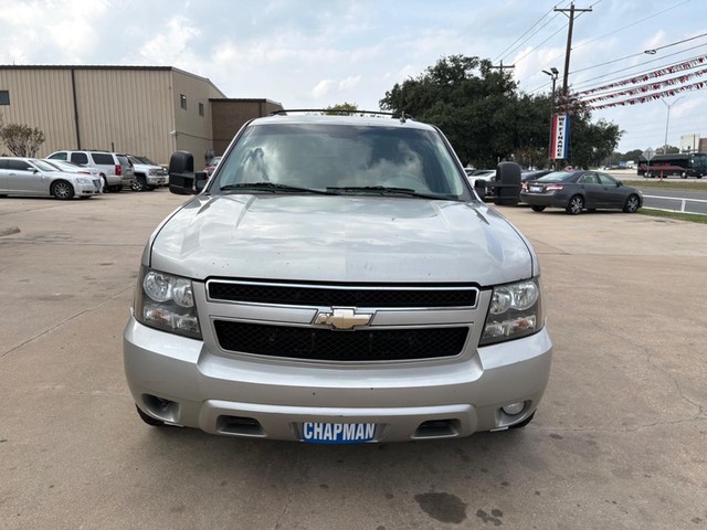 Chevrolet Suburban Vehicle Full-screen Gallery Image 08