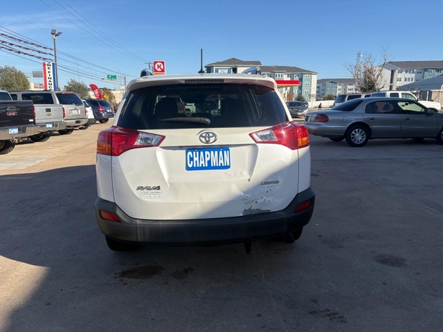 Toyota RAV4 Vehicle Full-screen Gallery Image 04