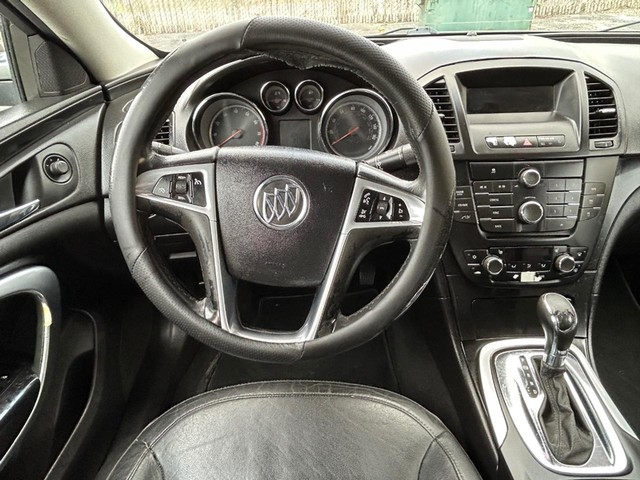 Buick Regal Vehicle Full-screen Gallery Image 09