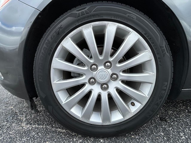 Buick Regal Vehicle Full-screen Gallery Image 15