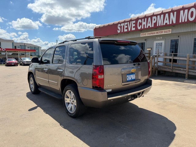 Chevrolet Tahoe Vehicle Full-screen Gallery Image 03