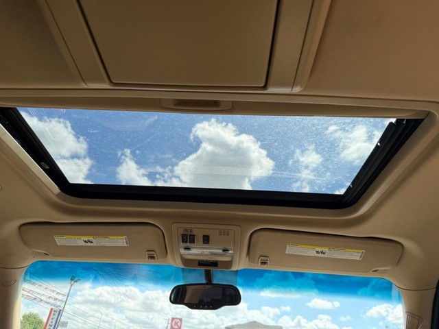 Chevrolet Tahoe Vehicle Full-screen Gallery Image 16