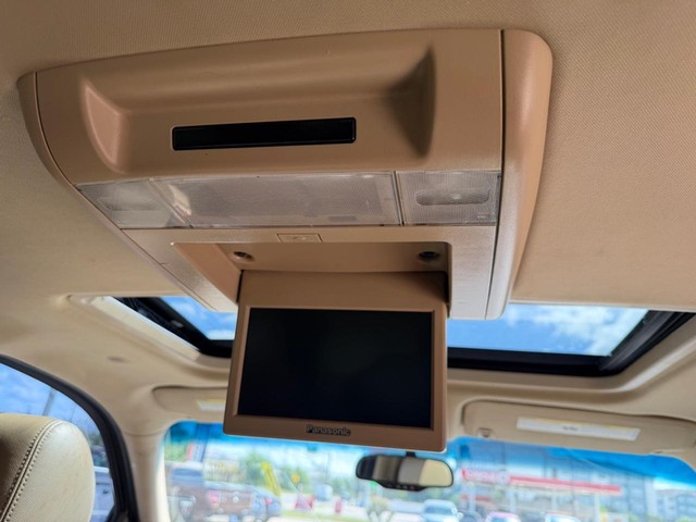 Chevrolet Tahoe Vehicle Full-screen Gallery Image 17