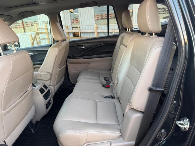 Honda Pilot Vehicle Full-screen Gallery Image 11