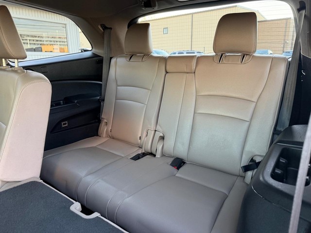 Honda Pilot Vehicle Full-screen Gallery Image 12