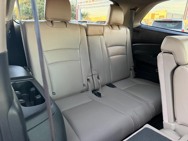 Honda Pilot Vehicle Full-screen Gallery Image 15