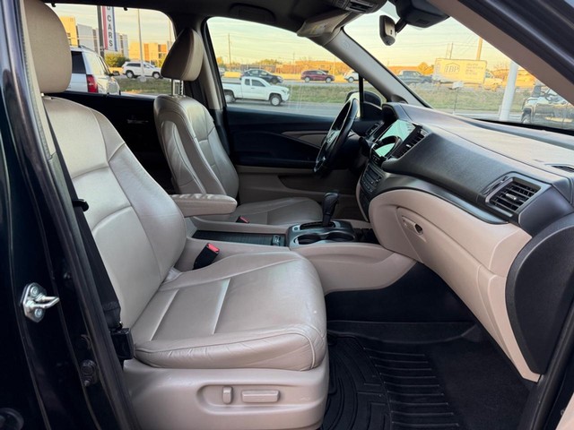 Honda Pilot Vehicle Full-screen Gallery Image 16