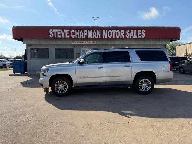 Chevrolet Suburban Vehicle Full-screen Gallery Image 02