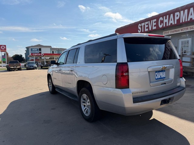 Chevrolet Suburban Vehicle Full-screen Gallery Image 03