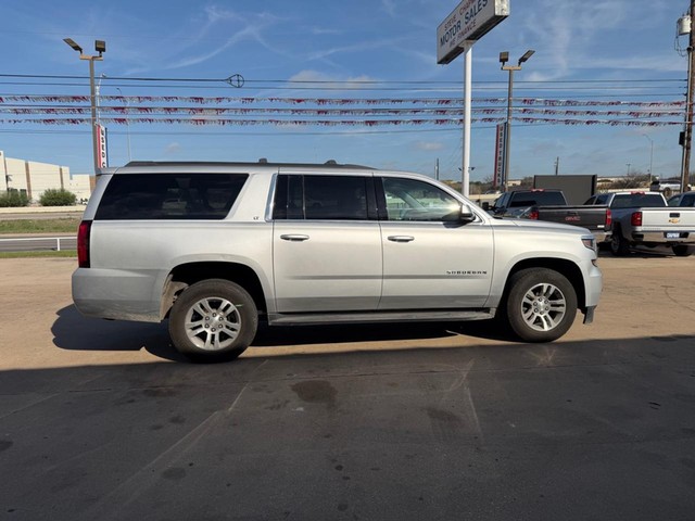 Chevrolet Suburban Vehicle Full-screen Gallery Image 06