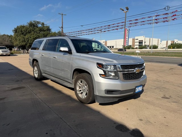Chevrolet Suburban Vehicle Full-screen Gallery Image 07