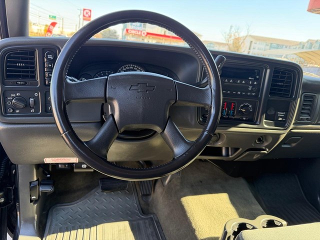 Chevrolet Silverado 1500 Vehicle Full-screen Gallery Image 10