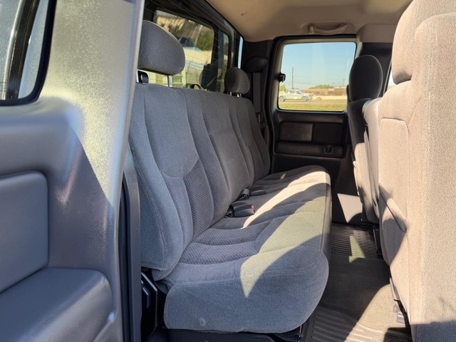 Chevrolet Silverado 1500 Vehicle Full-screen Gallery Image 13