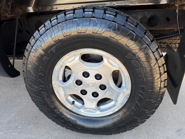 Chevrolet Silverado 1500 Vehicle Full-screen Gallery Image 14