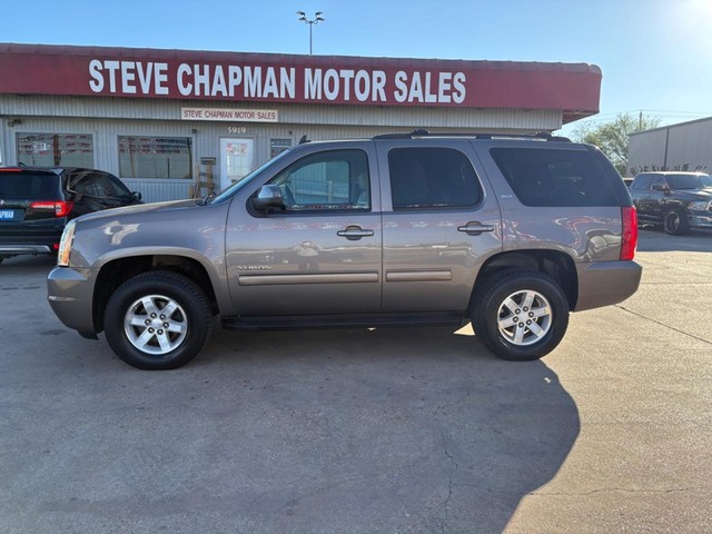 GMC Yukon Vehicle Full-screen Gallery Image 02