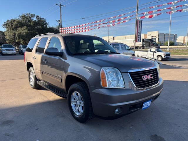 GMC Yukon Vehicle Full-screen Gallery Image 07