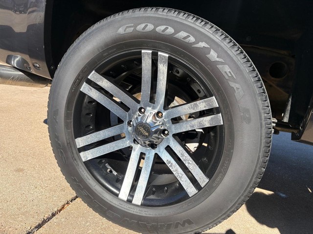 Chevrolet Silverado 1500 Vehicle Full-screen Gallery Image 14