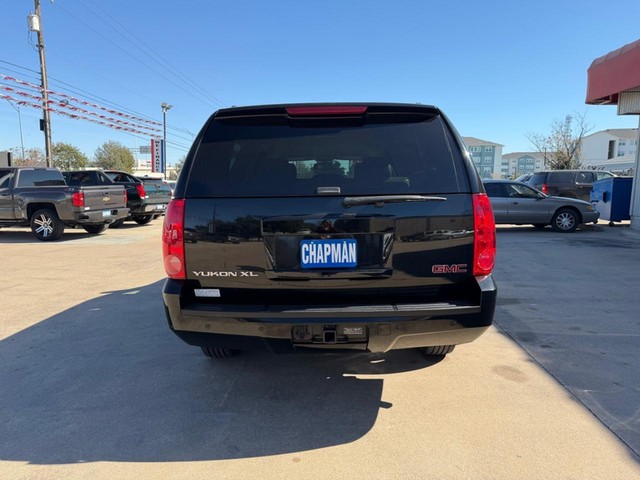 GMC Yukon XL Vehicle Full-screen Gallery Image 04