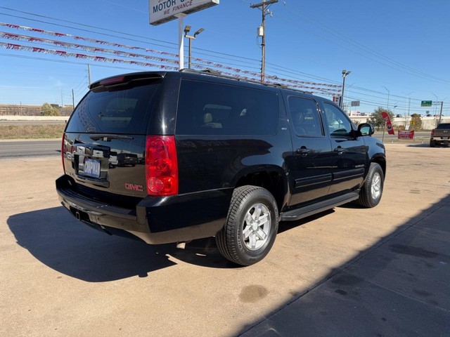 GMC Yukon XL Vehicle Full-screen Gallery Image 05