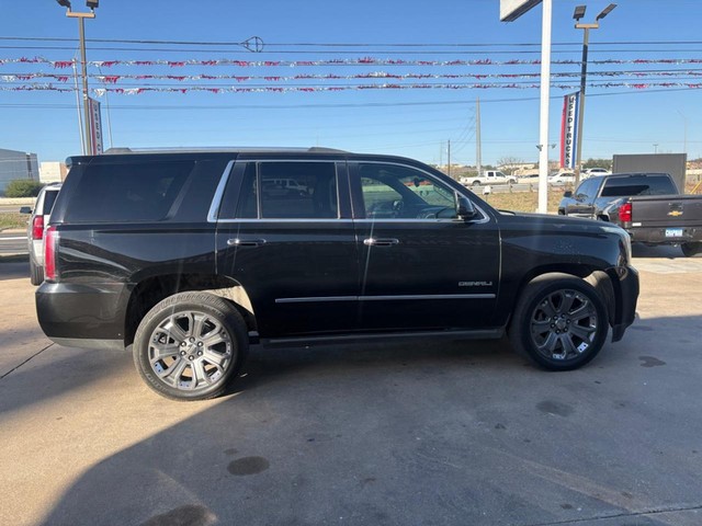 GMC Yukon Vehicle Full-screen Gallery Image 06