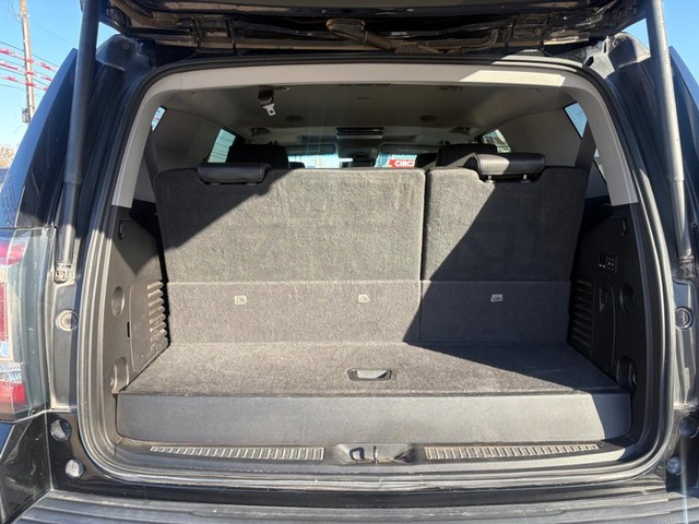 GMC Yukon Vehicle Full-screen Gallery Image 13