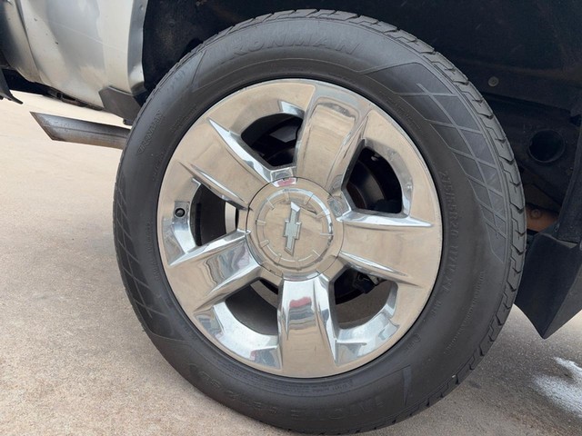 Chevrolet Silverado 1500 Vehicle Full-screen Gallery Image 15