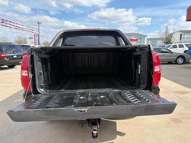 Chevrolet Avalanche Vehicle Full-screen Gallery Image 12