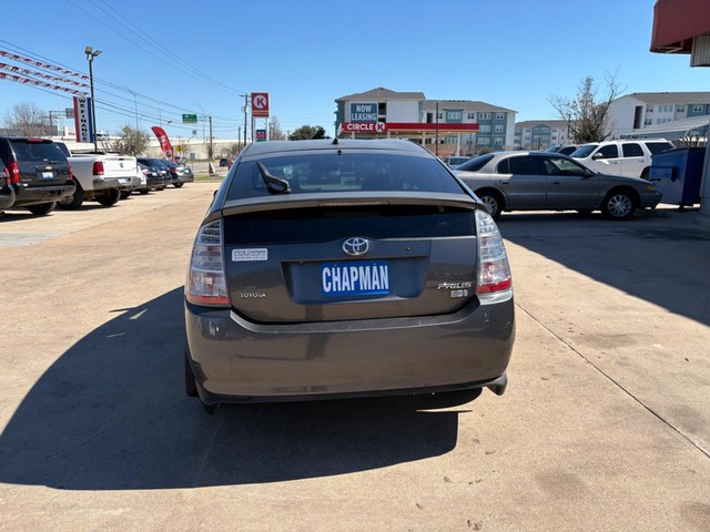 Toyota Prius Vehicle Full-screen Gallery Image 04