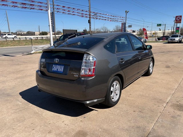 Toyota Prius Vehicle Full-screen Gallery Image 05